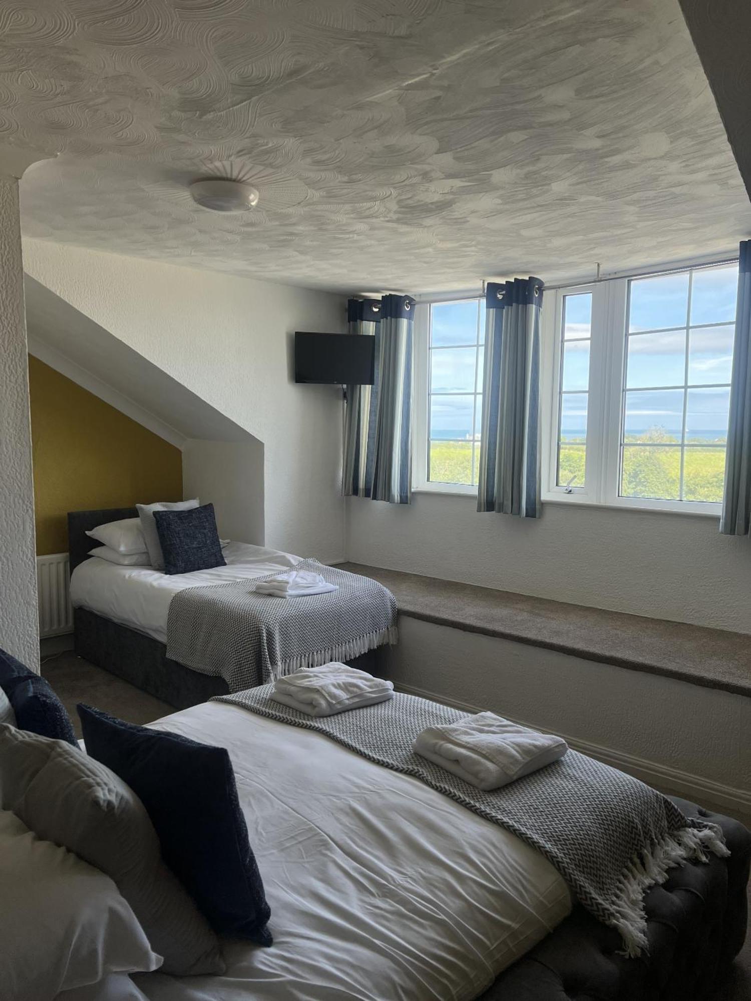 Ty Dderw Country Inn Moelfre Room photo