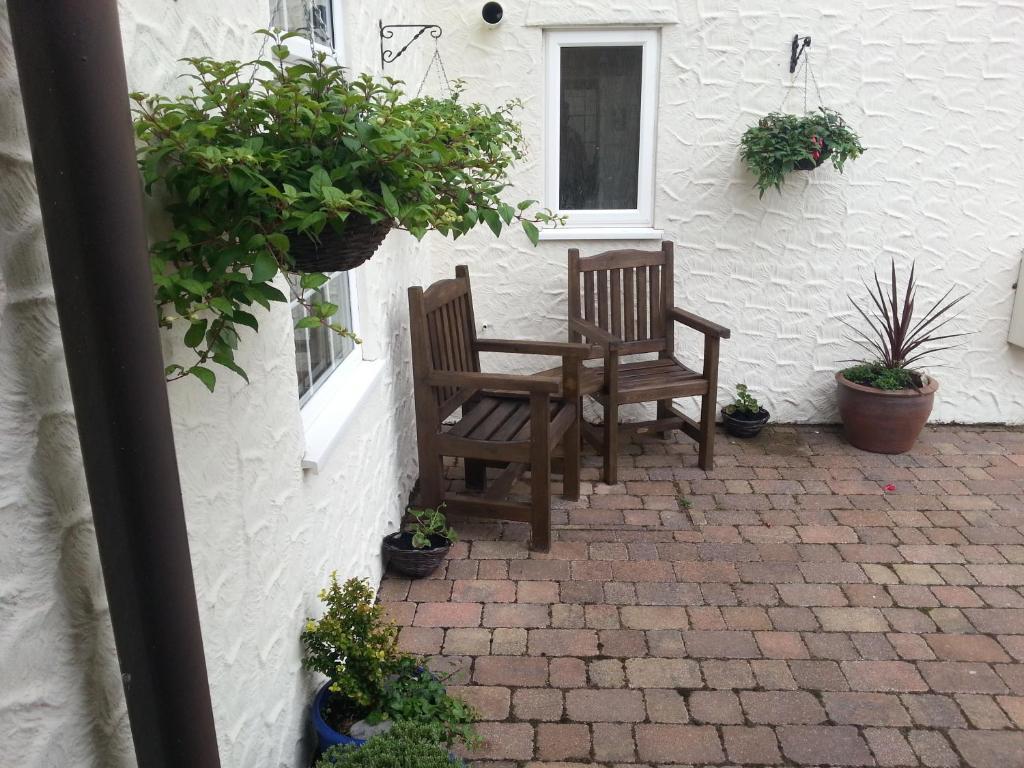 Ty Dderw Country Inn Moelfre Exterior photo